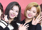 [BZ포토] 트와이스 사나-정연, '예쁜 애 옆에 예쁜 애'