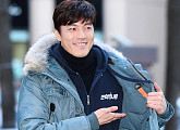 [BZ포토] 이재윤, '변혁의 사랑' 팀복도 맞췄어요