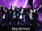 [BZ포토] 더보이즈, 무대 꽉 채우는 12명