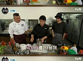 '강식당' 강호동X안재현, 백종원 '오므라이스' 배우기