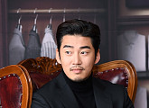 [BZ포토] 윤계상, '남자는 역시 블랙 슈트'