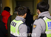 [BZ포토] 샤이니 종현 발견된 레지던스, 조사에 나선 경찰