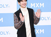 [BZ포토] MXM 김동현, 팬바보 '달달한 눈빛+손짓'