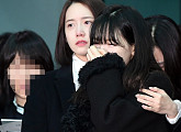 [BZ포토] 소녀시대 윤아-태연, 슬픈 이별의 눈물
