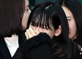 [BZ포토] '종현 발인' 소녀시대 태연, 마지막 인사 '뜨거운 눈물'