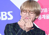 [BZ포토] 방탄소년단 뷔, '하트 뿅'