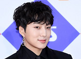 [BZ포토] 위너 강승윤, '하트 받아주실거죠?'