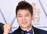 [MBC 연예대상] 전현무, KBS 출신 최초로 대상 수상