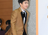 [BZ포토] 엑소 시우민, 재킷 휘날리며 멋지게 등장