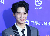 [BZ포토] 워너원 라이관린, 손하트 왕자