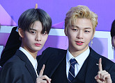 [BZ포토] 워너원 배진영-강다니엘, '이러니 안 반하나'
