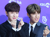 [BZ포토] 워너원 김재환-박우진, '하트 요정 나야 나~'