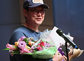 [BZ포토] '1987' 장준환 감독, '올해의 감독상' 수상