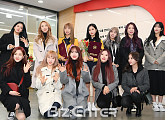[BZ포토] 우주소녀, 멤버 여름-다영 '졸업 축하하러 함께 왔어요~'