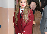 [BZ포토] 예리, '레드벨벳 코트 입고 졸업식 왔어요'
