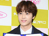 [BZ포토] 더보이즈 주학년, '빛나는 졸업장'