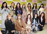 [BZ포토] 우주소녀, '멤버 연정 졸업식 축하하러 왔어요'
