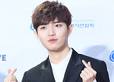 [BZ포토] 워너원 김재환, 이 구역 하트 장인