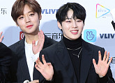 [BZ포토] 워너원 박지훈-하성운, '새초롬하게 인사'