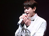 [BZ포토] 하이라이트 양요섭, '빠져든다 빠져들어'
