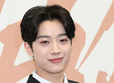 [BZ포토] 워너원 라이관린, 빠져드는 미소