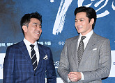 [BZ포토] 류승룡-장동건, '서로 바라만 봐도 좋아요'