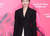[BZ포토] 김현주, '시크한 슈트 룩'