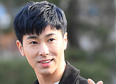 [BZ포토] 동방신기 유노윤호, 열정만수르의 깜찍 하트