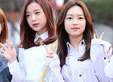 [BZ포토] 에이프릴 진솔-예나, '사랑스러워~'