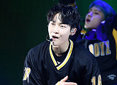 [BZ포토] 더보이즈 케빈, 파워 신인의 패기