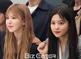 [BZ포토] 레드벨벳 웬디-예리, 새벽에도 빛나는 얼굴