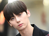 [BZ포토] 워너원 황민현, '고개를 빼꼼~'