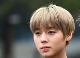 [BZ포토] 워너원 박지훈, '오늘은 분위기 있게~'