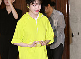 [BZ포토] 아이유, 라임 빛깔 트레이닝 룩