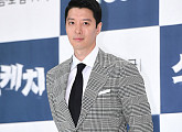 [BZ포토] 이동건, 지나친 잘생김