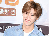 [BZ포토] NCT 태용, '살짝 웃으면 더 심쿵'