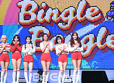 [BZ포토] '초아 빠진' AOA, 6인조로 재개편 후 '빙글뱅글'로 컴백했어요