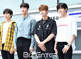 [BZ포토] 아스트로, '은우는 드라마 촬영 중'
