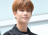 [BZ포토] 아스트로 MJ, 햇살에 비주얼 반짝