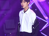[BZ포토] 워너원 박지훈, '상남자 향기~'