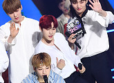 [BZ포토] 워너원 강다니엘-하성운, 카메라는 우리가 접수