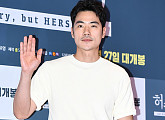 [BZ포토] 김강우, '짙은 잘생김 뚝뚝~'