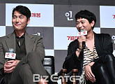 [BZ포토] 강동원, 정우성 선배 "현장에서나 사석에서나 모습 그대로 '좋은 형'"