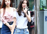 [BZ포토] 레드벨벳 슬기, 경쾌한 아침인사