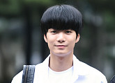 [BZ포토] 뉴이스트W JR, 달달하게 손하트