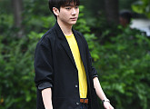 [BZ포토] 뉴이스트W 아론, 노란 티셔츠로 포인트