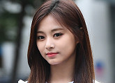 [BZ포토] 트와이스 쯔위, 새침한 표정