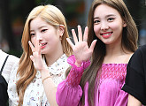 [BZ포토] 트와이스 다현-나연, 아침을 깨우는 인사