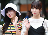 [BZ포토] 트와이스 모모-미나, '어제보다 오늘 더 예쁘게'