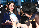 [BZ포토] 한효주, 팬과의 달달한 눈맞춤
